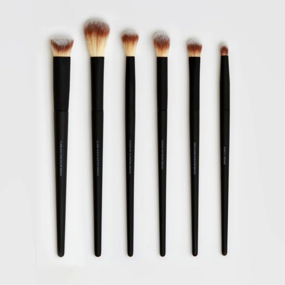 5/75$ LITHE BEAUTY Everyday Brush Set